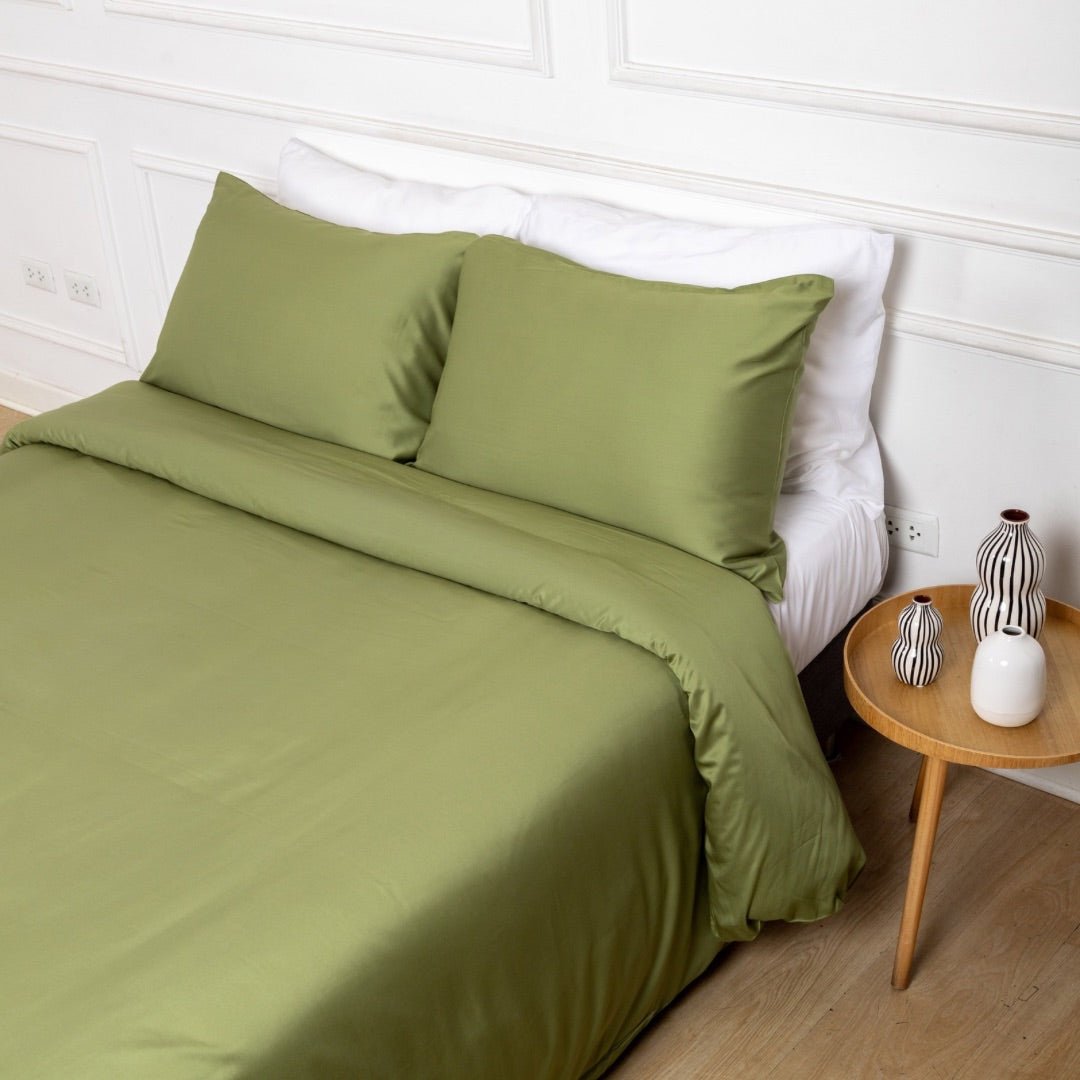 PACK GREEN CALM: PLUMÓN + SET DE FUNDA DE PLUMÓN AVOCADO GREEN + SET SÁBANAS BLANCO DE BAMBÚ - RimboccareLuxury Comfort Perú