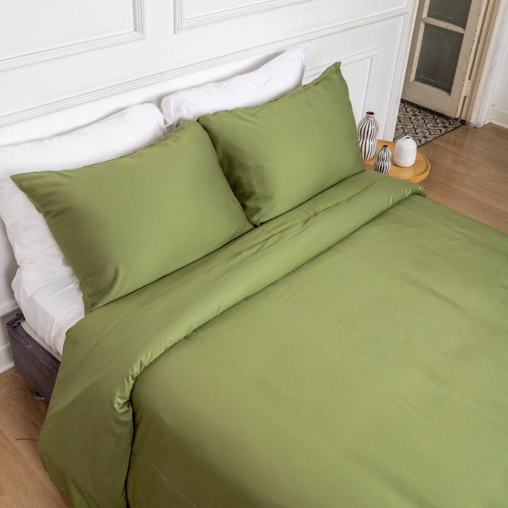 PACK GREEN CALM: PLUMÓN + SET DE FUNDA DE PLUMÓN AVOCADO GREEN + SET SÁBANAS BLANCO DE BAMBÚ - RimboccareLuxury Comfort Perú
