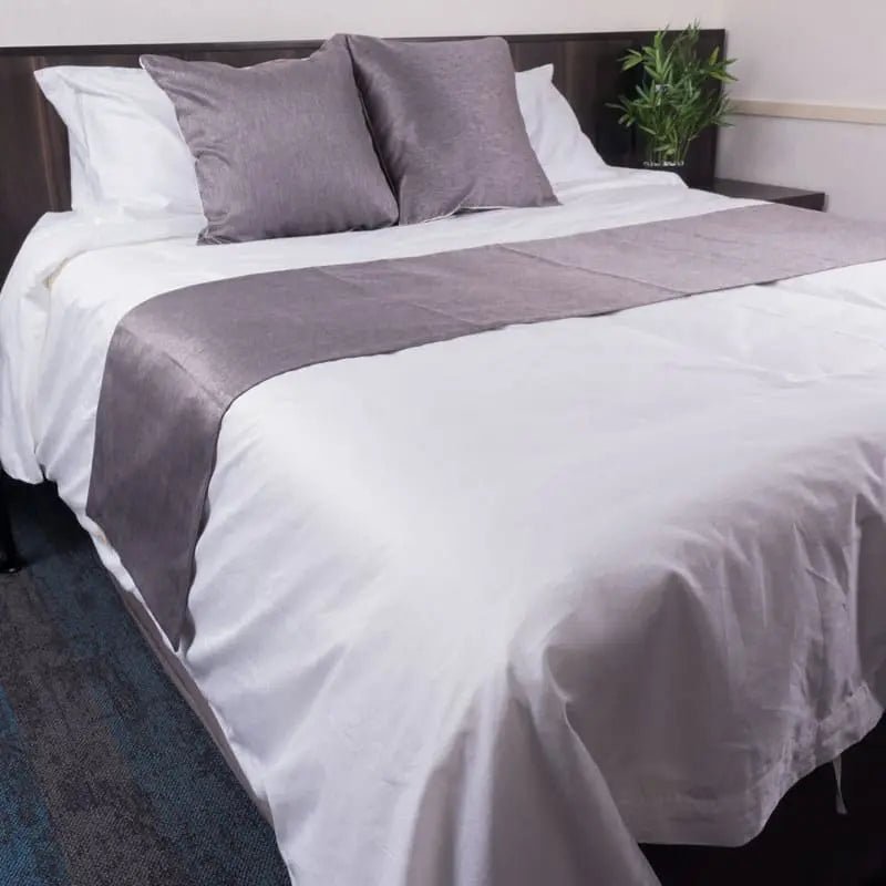 Pack Deco: Set Bed Runner + Cojines Interiores - RimboccareLuxury Comfort Perú
