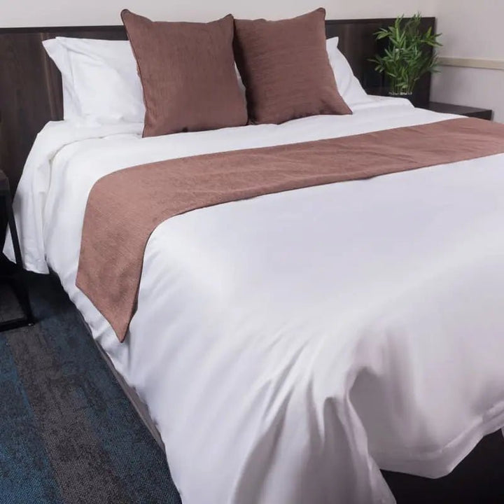 Pack Deco: Set Bed Runner + Cojines Interiores - RimboccareLuxury Comfort Perú